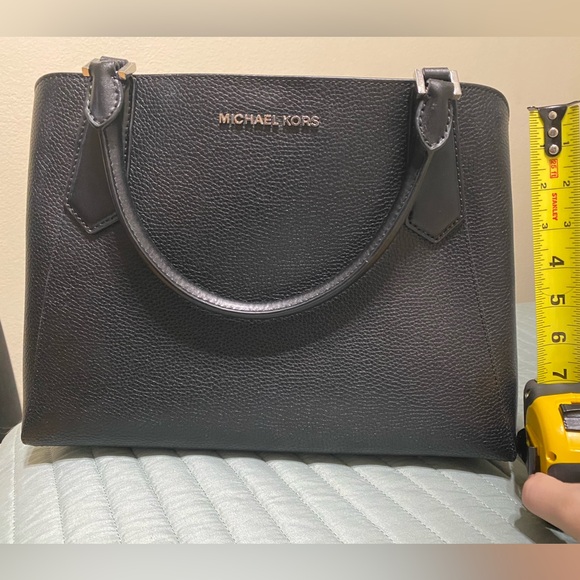 Black Michael Kors Bucket Bag - Picture 10 of 17